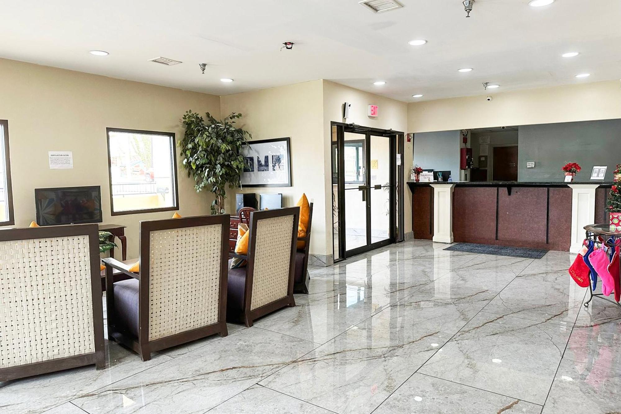 Oyo Hotel Rome West Ga Exterior photo