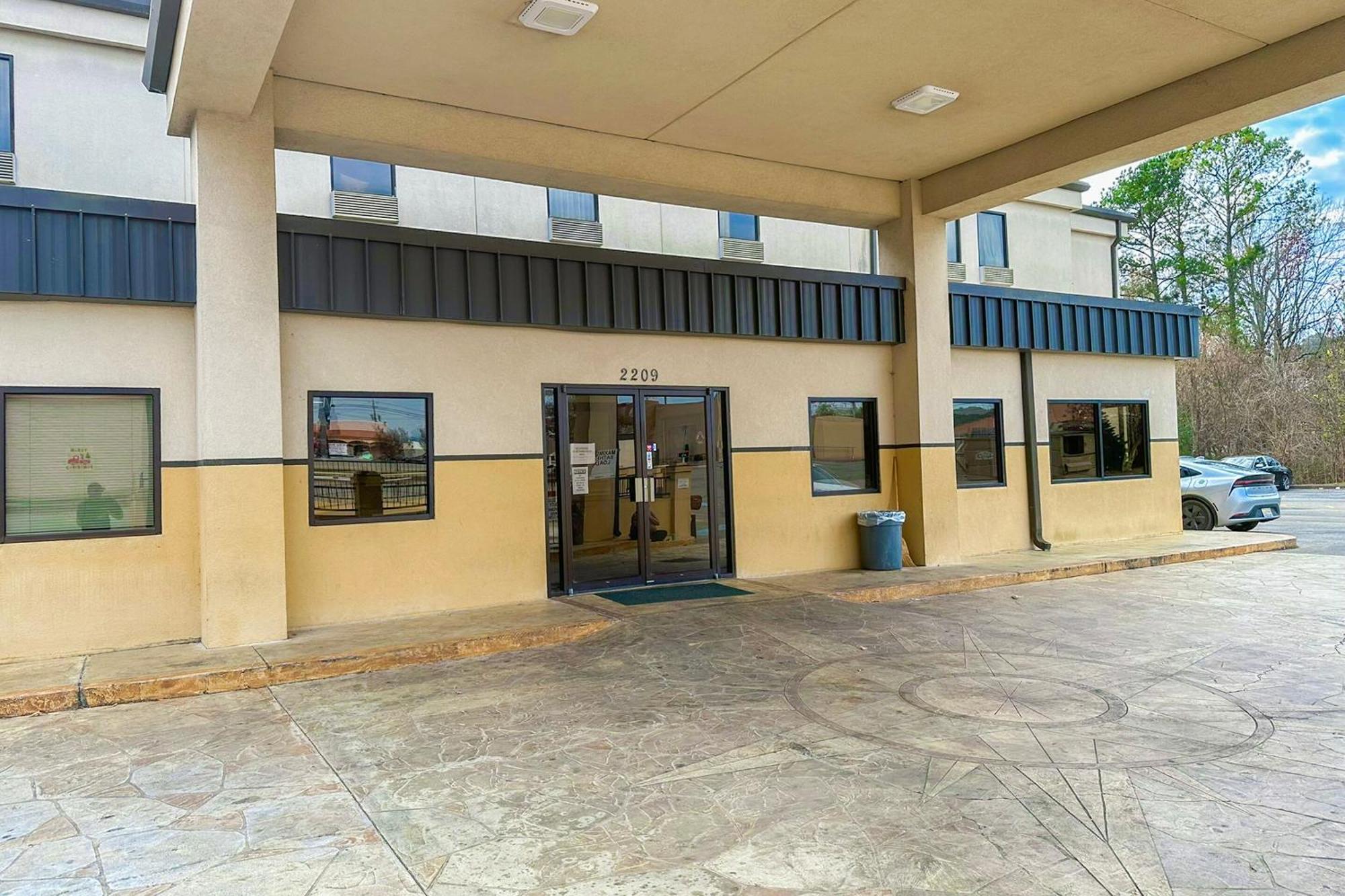 Oyo Hotel Rome West Ga Exterior photo